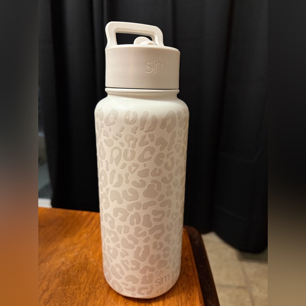 Simple Modern Cream Leopard Print Thermos